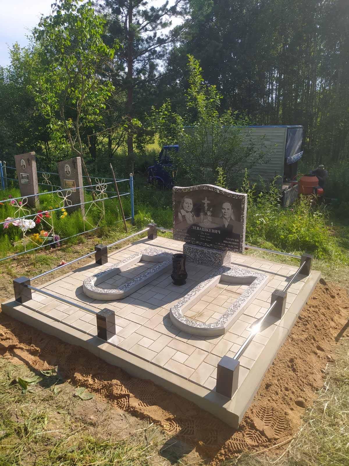 Ограждение с гранитными столбиками и нержавеющей сталью, модель 4