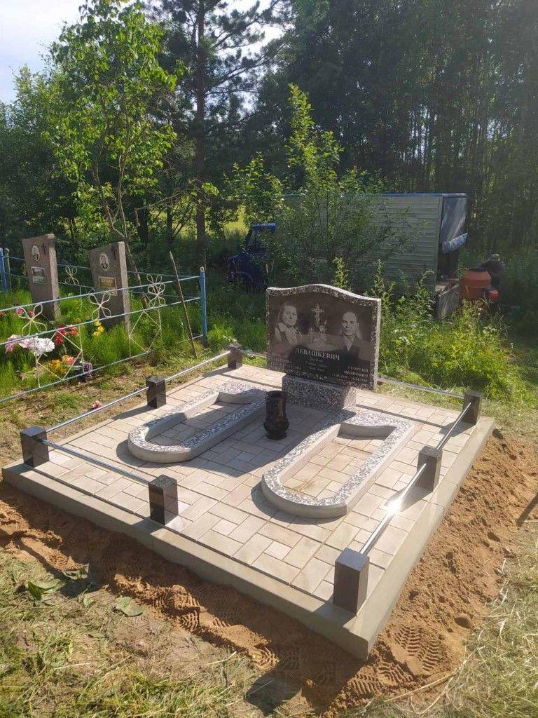 Тротуарная плитка: Двойная могилка, размер 2,25 × 2,25 м